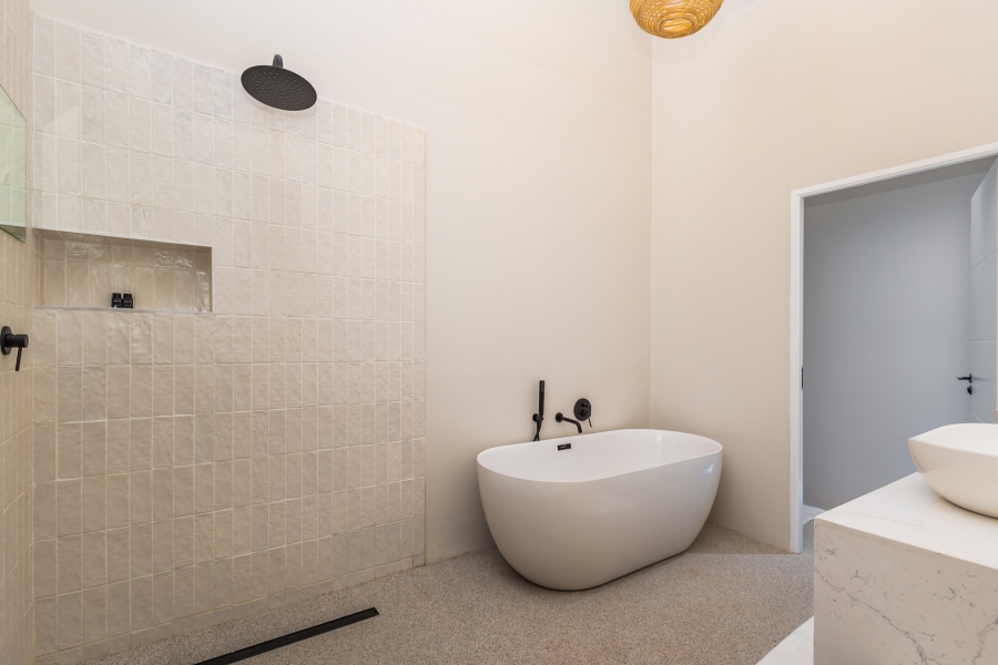 6 Bedroom Property for Sale in Brackenridge Western Cape